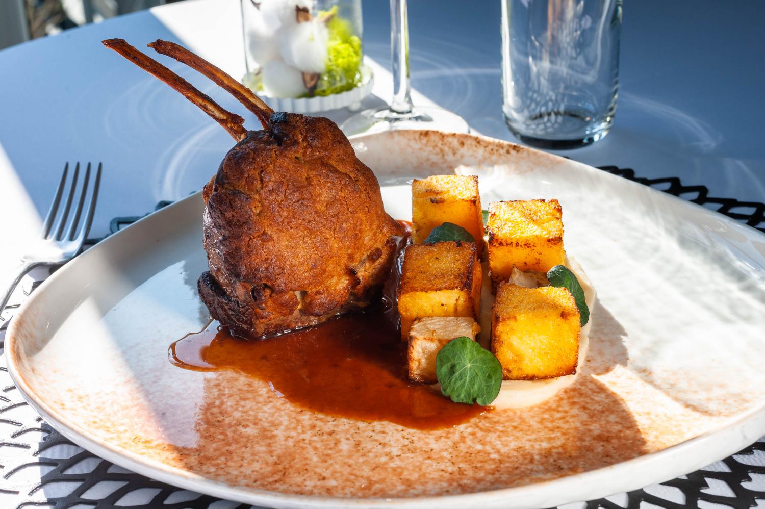 Le Carré d'Agneau en croûte de noisette